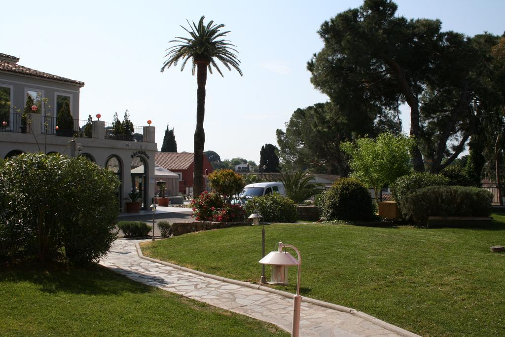 Le Chateau Des Artistes Cannes Exterior photo